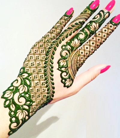 Cute Stranded Mehndi Design For Girls