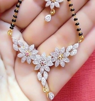 Floral mangalsutra pattern with matching earrings