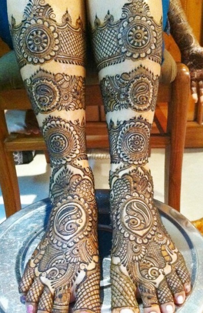 Jewellery Inspired Arabic Foot Mehndi Pattern For Bride