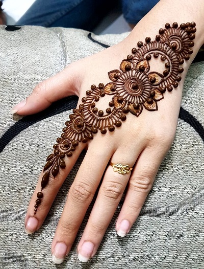 Stylish Arabic Style Mehndi Pattern Single Line