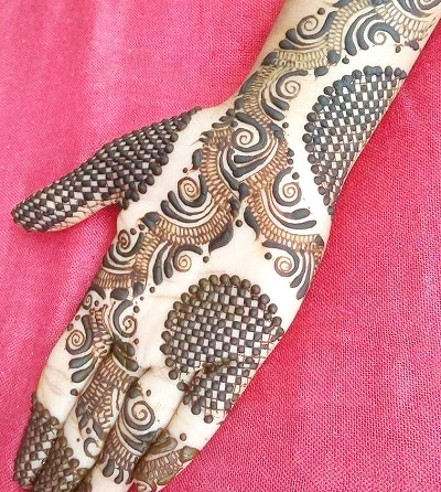 Stylish Dotted Arabic Front Hand Mehndi