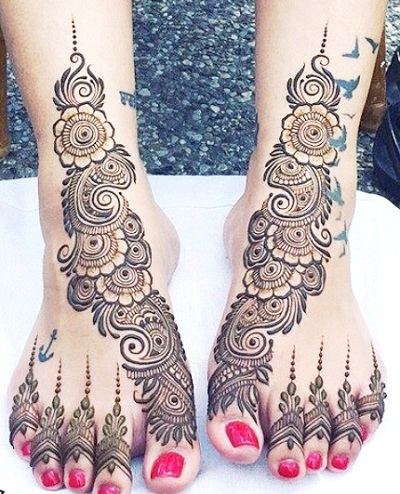 Unique Foot Mehndi Designs For Brides