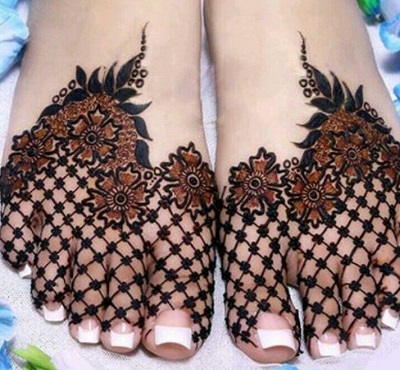 Beginner Foot Mehndi Design For Brides