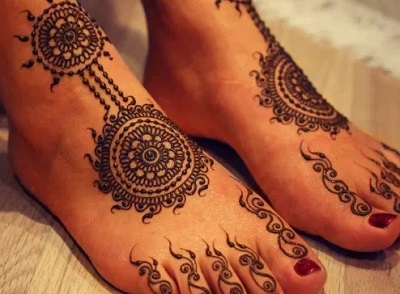 double circular simple foot mehndi