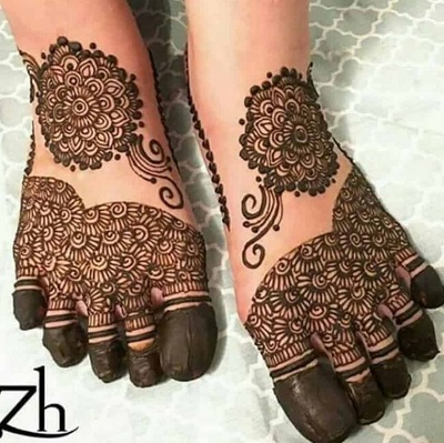 Easy And Beginner Leg Mehndi Design