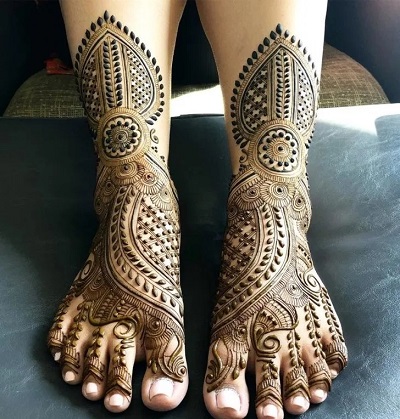 Floral Pattern For Feet Mehndi For Brides