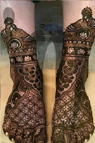 Professional Leg Mehndi Design For Brides