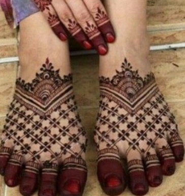 Simple And Easy Geometric Pattern Leg Mehndi Design