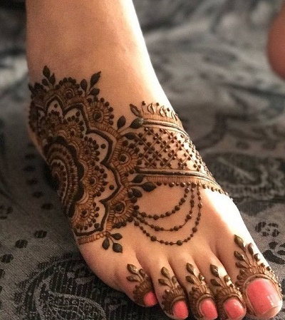 Simple Leg Bridal Mehndi Design