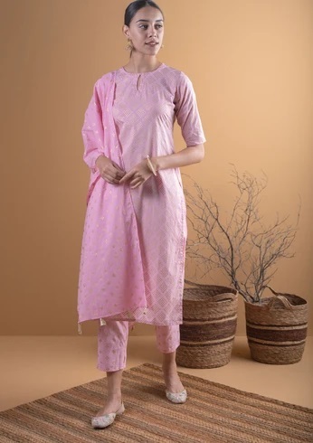 Cropped pink pants with long party wear kurta