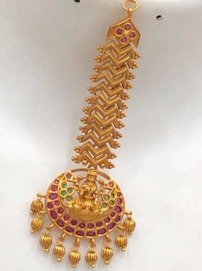 Attractive Temple Jewellery Inspired Gold Maang Tika