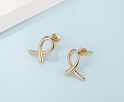 18 karat gold geometric shape earrings for women