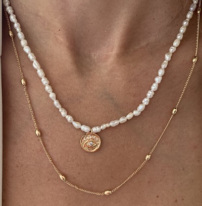 Pearl and gold necklace for women for everyday use