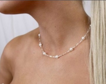 Pearls string necklace for office wear