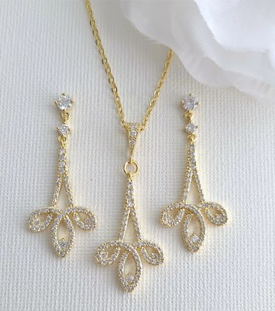 Stylish stone studded necklace pendant and matching earring for office