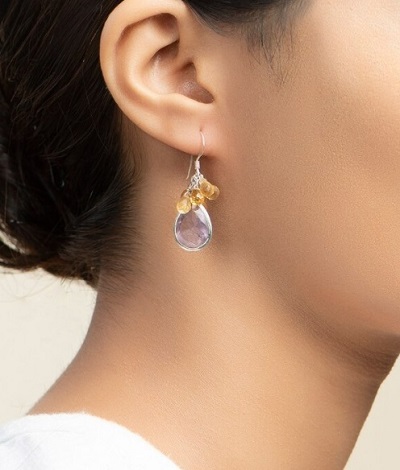 Small dangling earrings with crystal