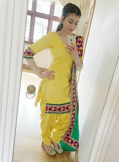 Yellow Punjabi Suit With Phulkari Green Dupatta