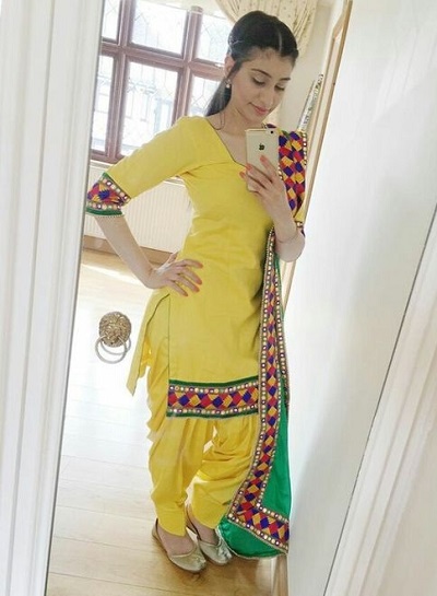 Simple yellow hotsell punjabi suit