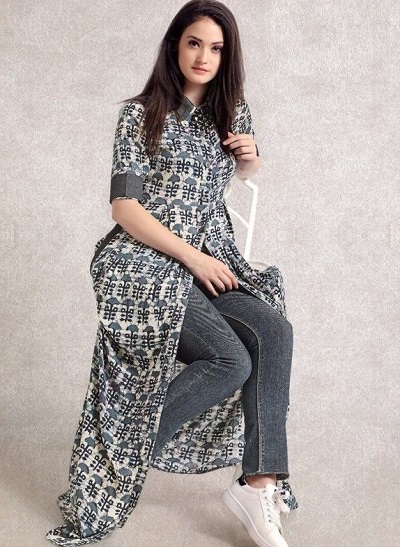 Cotton printed Centre slit long kurti with jeans