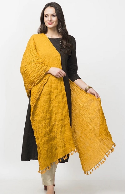 Wrinkled yellow cotton Dupatta for salwar kameez