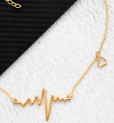 Stylish gold chain necklace for women