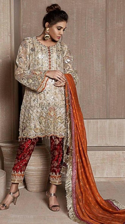 Very Heavy And Designer Punjabi Bridal Suit Design