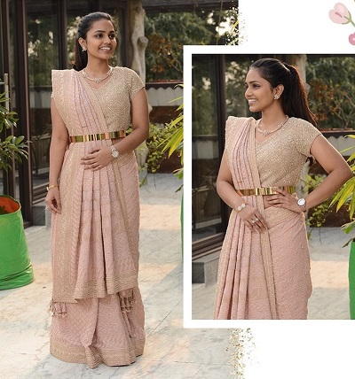 Stylish lehenga saree draping pattern with waist belt