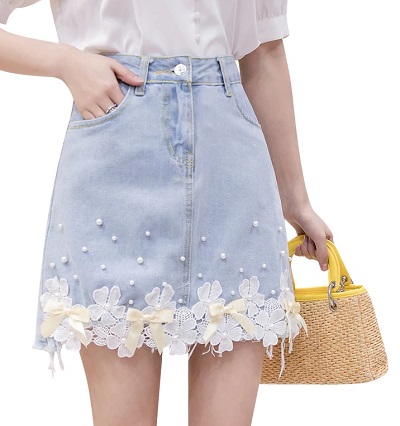 Short Denim skirt With Floral Embellishment