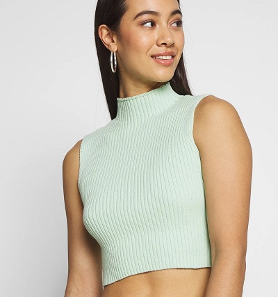 Sleeveless short sweater style top