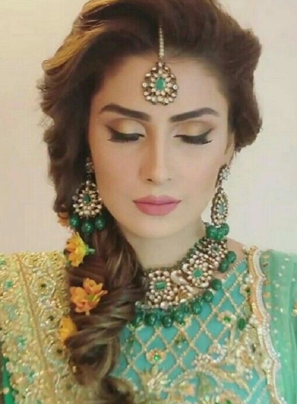 makeup ideas for green dress indian