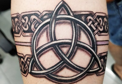Armband with Celtic Symbol