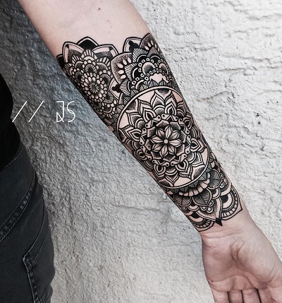 Henna Pattern Inspired Armband Tattoo