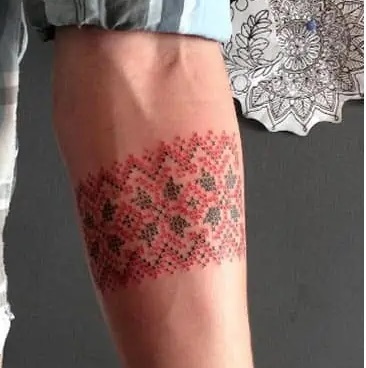 Pixelated Armband Tattoo