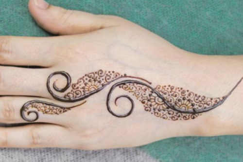 Delicate Design Mehndi