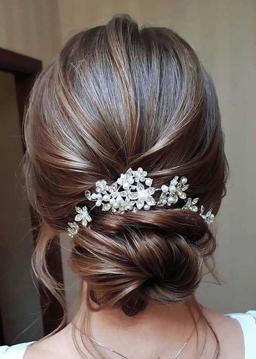 Easy-to-Do Bun Style