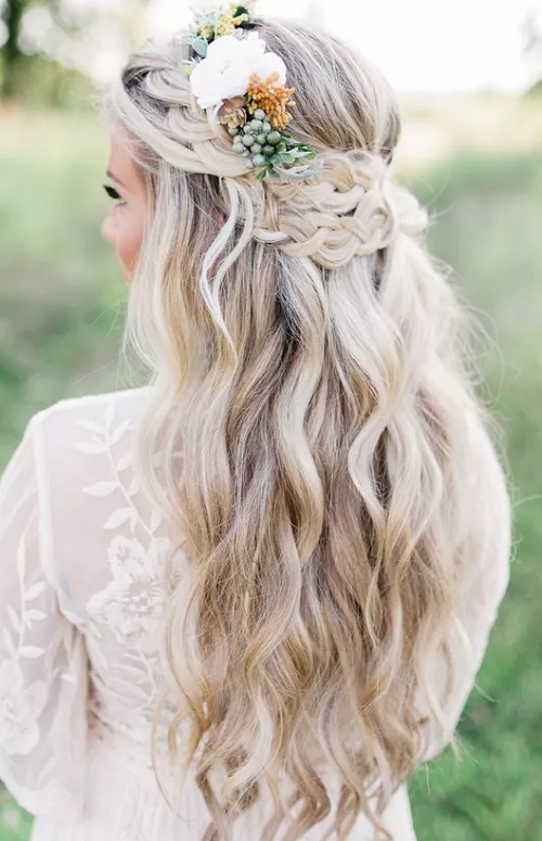 Loose Beachy Bridal Hairstyle