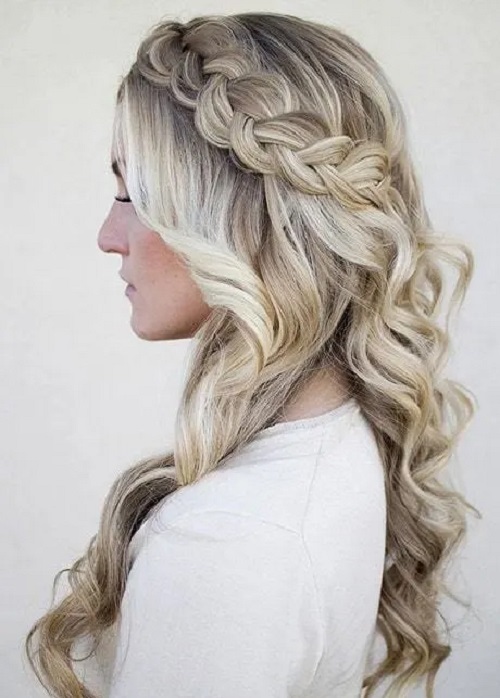 Wavy Side Loose Braided Hairstyle