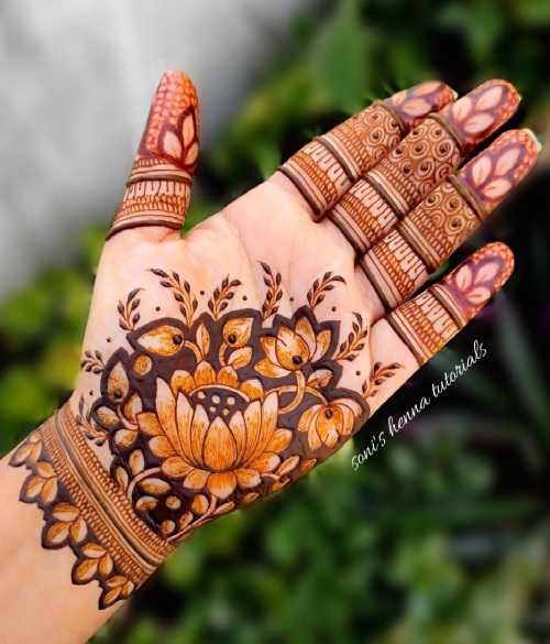 Beautiful Karwa Chauth Mehndi Pattern