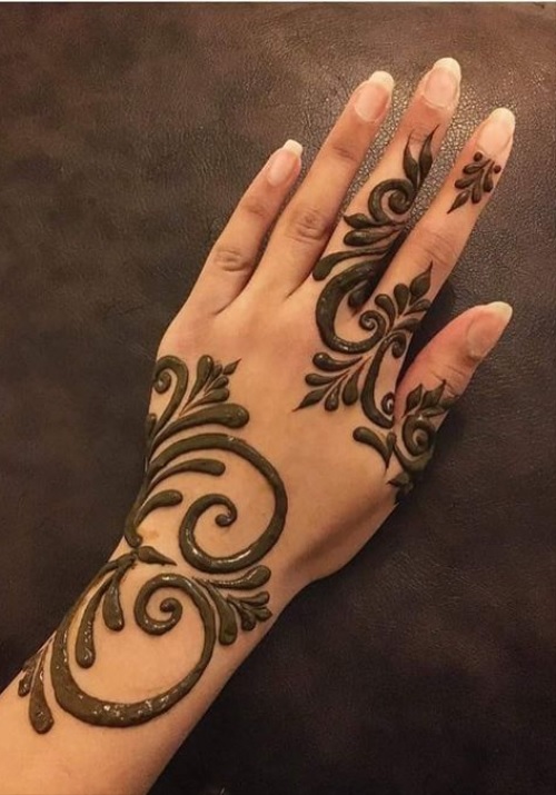 Heart Shaped Mehndi Pattern