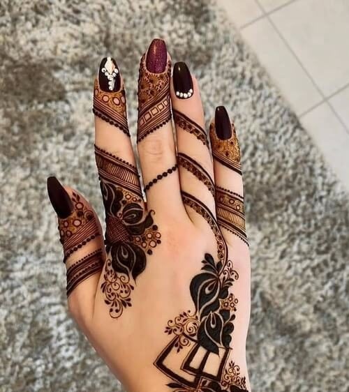 Simple Vines Mehndi Pattern