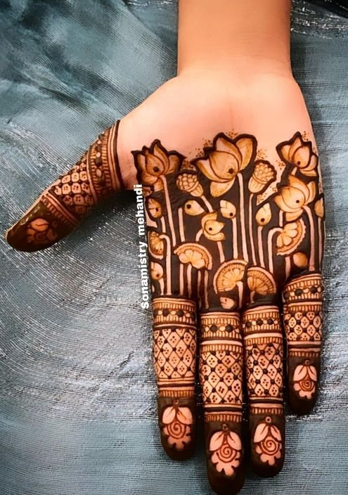 Stylish Karwa Chauth Mehndi Design